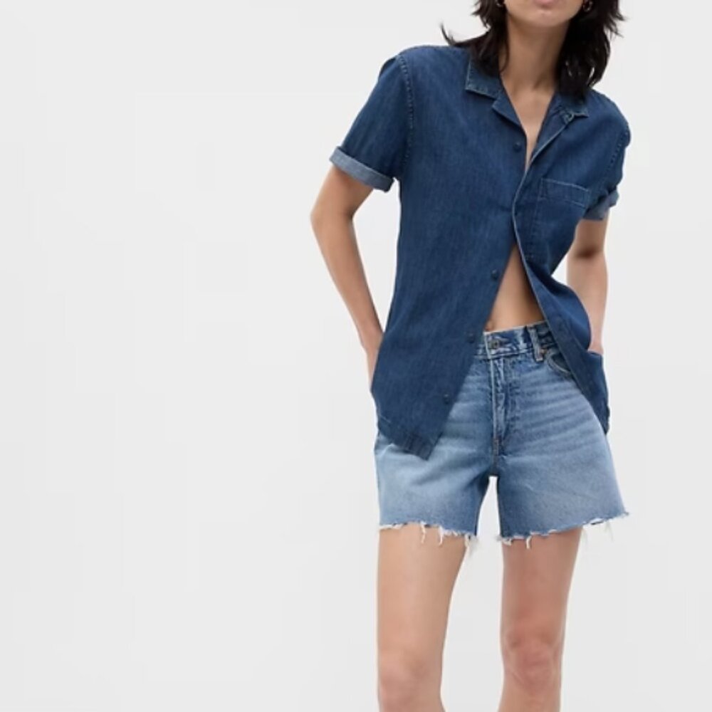 Low Rise Stride Denim Shorts in medium indigo NWT